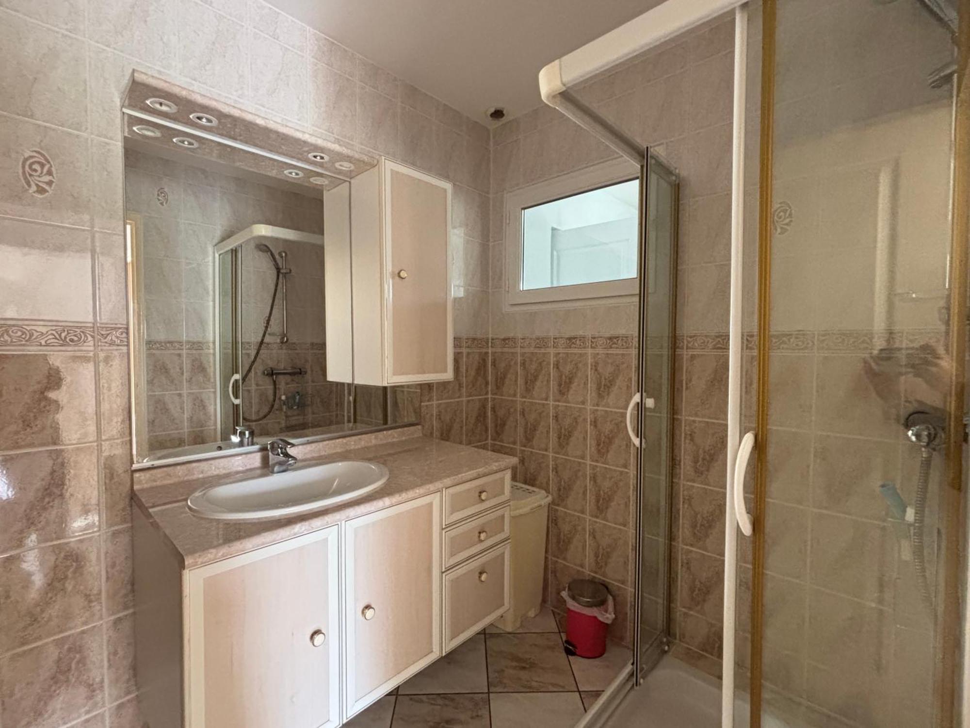 Maison Arromanches: Spacious 5-Bedroom with Garden, Near Beach Tracy-sur-Mer Exterior photo